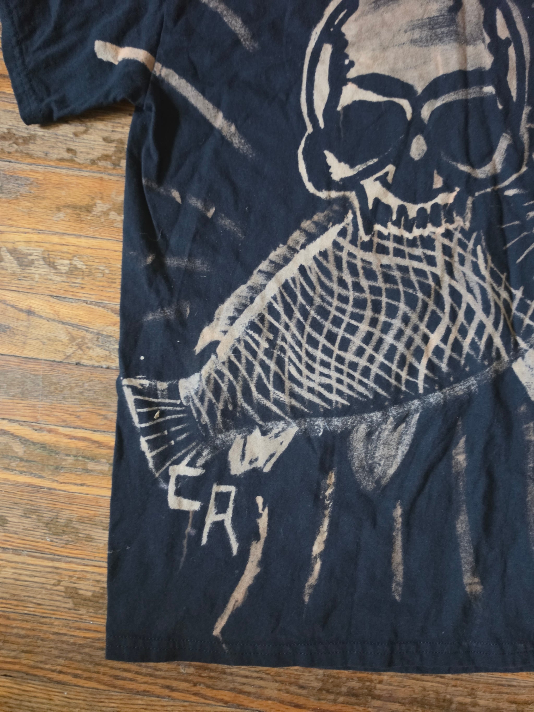 Mori Eats a Fish Alt Horror T-Shirt Medium ME-M-02