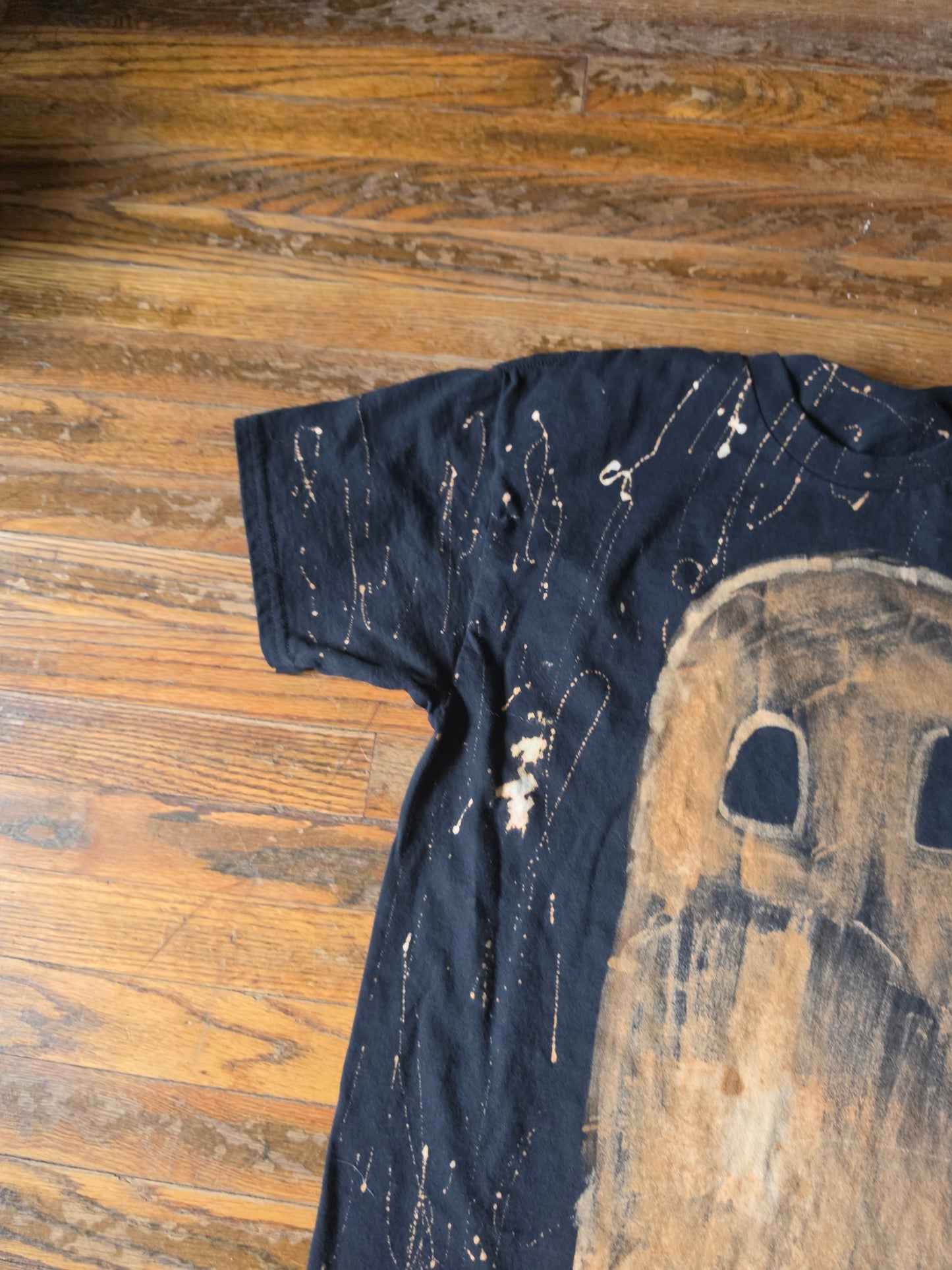 Ghostly Hollow Alt Horror T-Shirt Large HLW-001-L