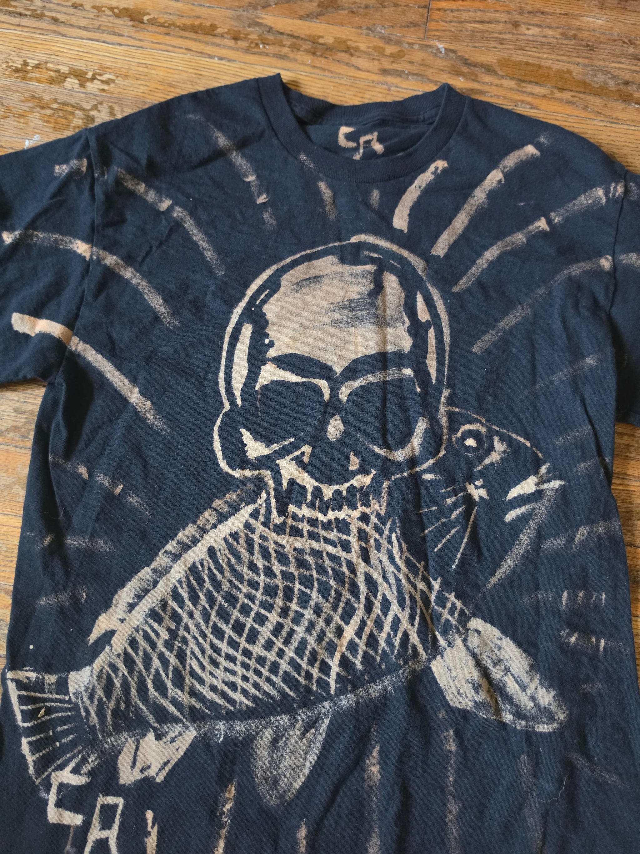 Mori Eats a Fish Alt Horror T-Shirt Medium ME-M-02