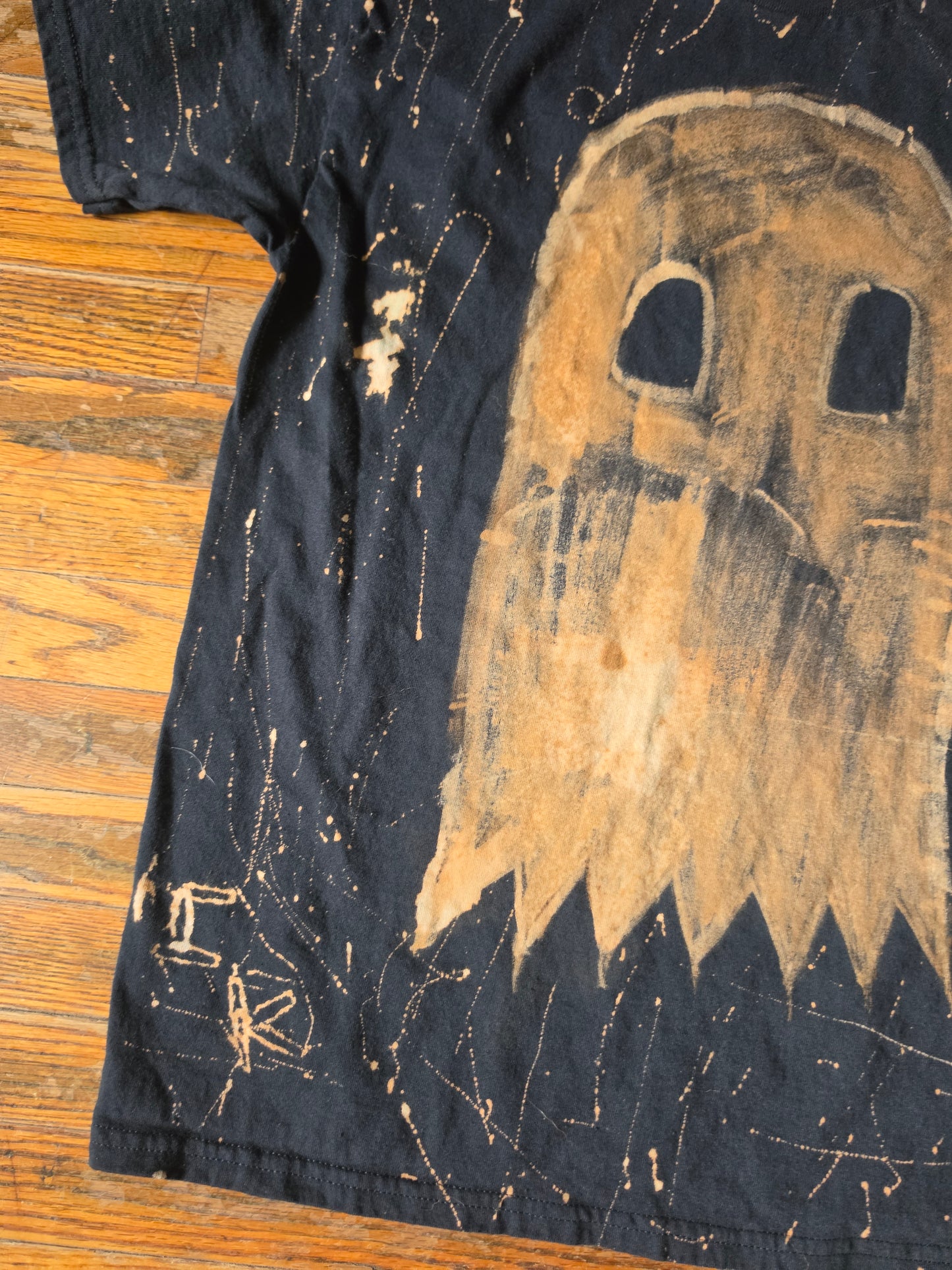 Ghostly Hollow Alt Horror T-Shirt Large HLW-001-L